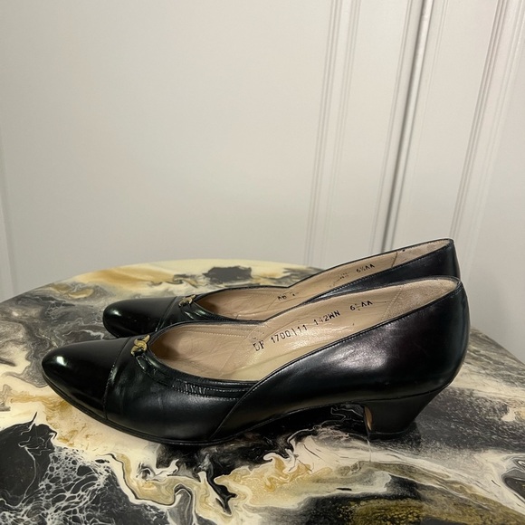 Vintage Salvatore Ferragamo Black Leather Pumps Size 6.5 Made in Italy - Picture 5 of 9